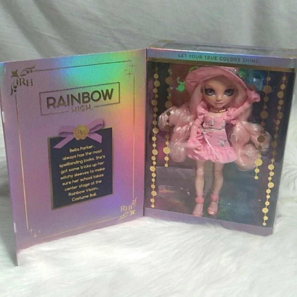 (X-94) NWT Bella Art Direction Focus Rainbow High Costume Ball Collectible Doll